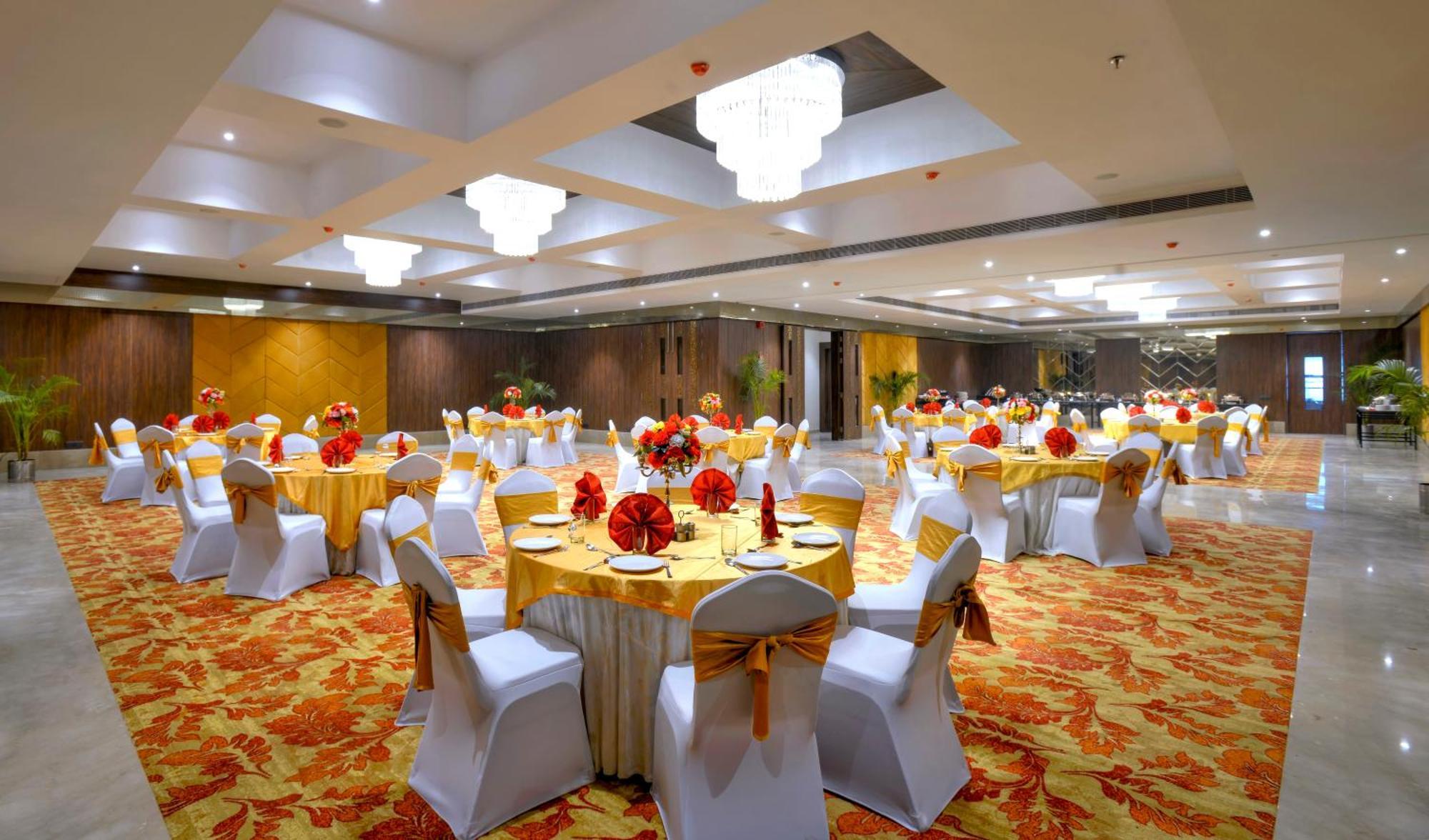 Hotel Golden Tulip Agra Agra  Exterior foto