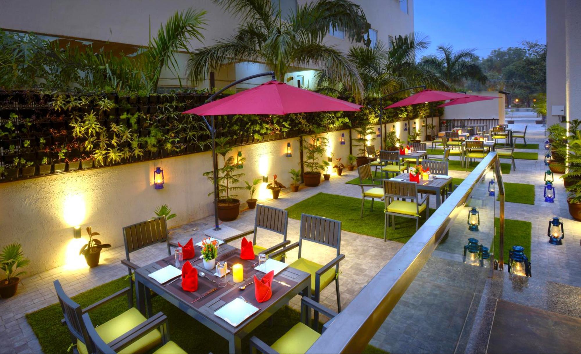 Hotel Golden Tulip Agra Agra  Exterior foto